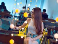 为何那么多人中意Win10二合一笔电？_win10专业版技巧