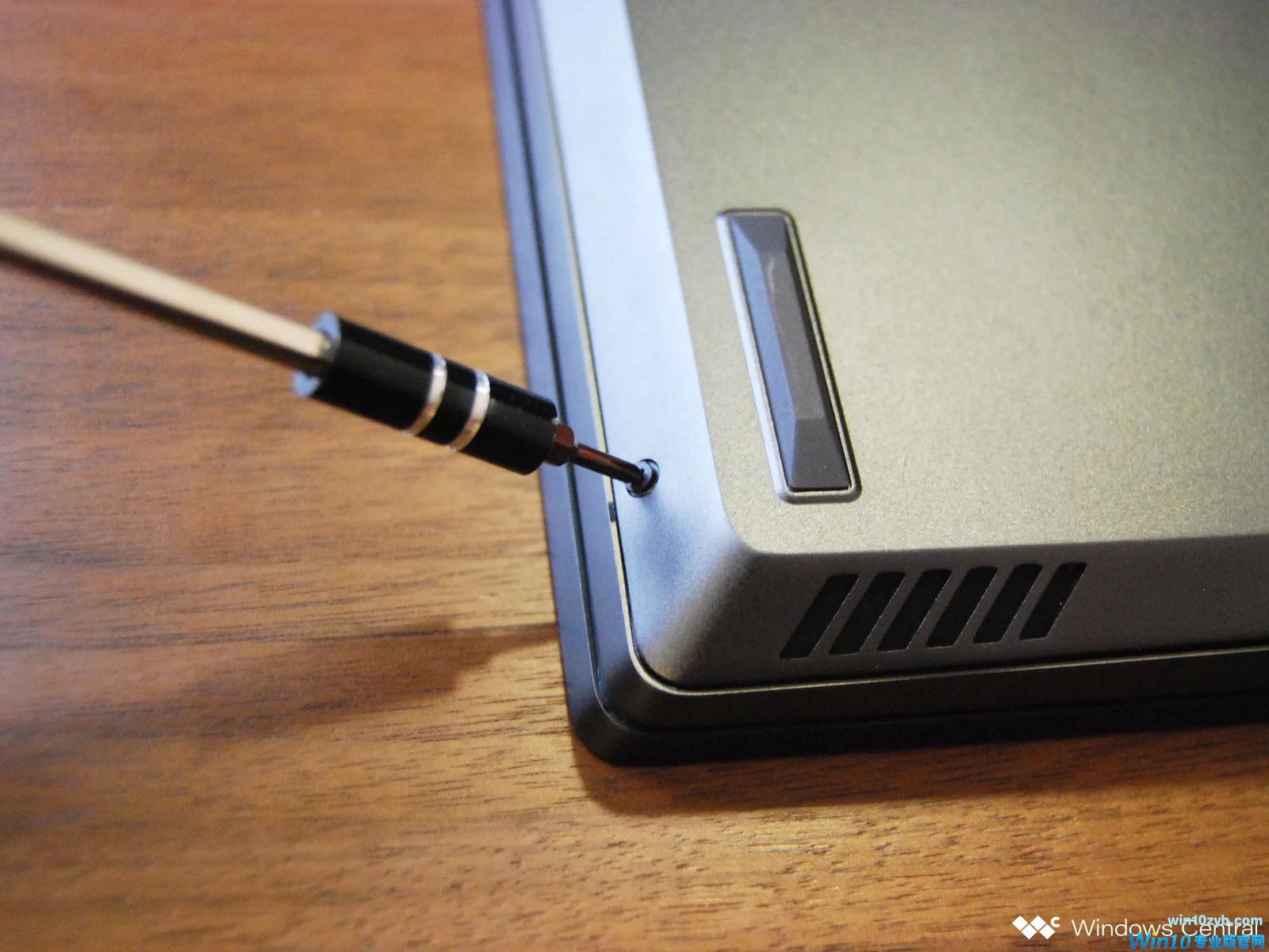 Windows10:如何升级Lenovo Legion Y740中的硬盘1.jpg