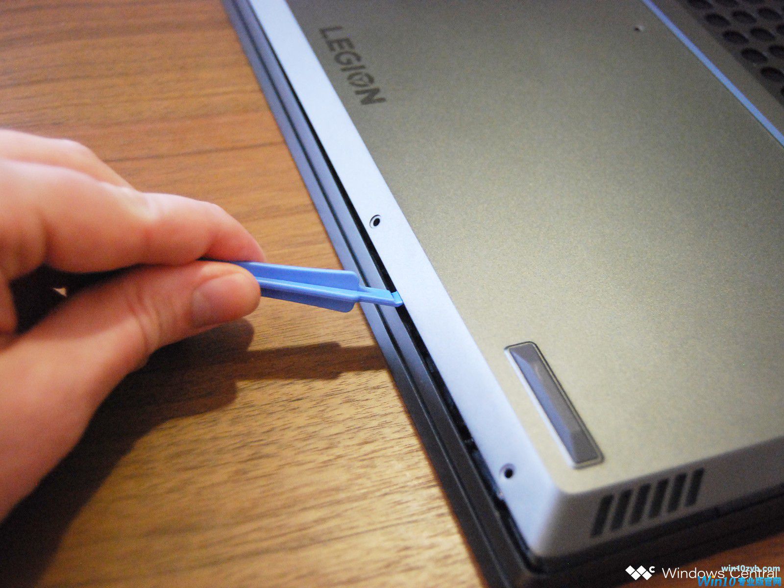 Windows10:如何升级Lenovo Legion Y740中的硬盘2.jpg