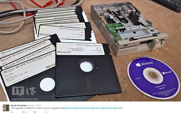 网友提醒免费升级Win10将到期：五吋软盘版Windows抢镜