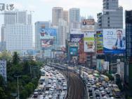 Win10免费升级弹窗惊现于菲律宾巨大广告牌