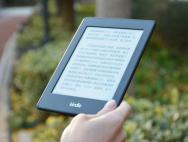 新版win10惊现神奇bug 一插就蓝屏好怕