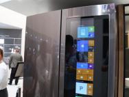 LG首款Win10冰箱发布：霸气21寸半透触屏