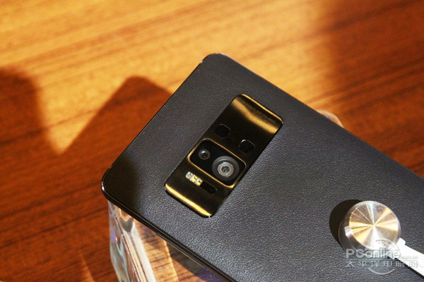 新闻汇:8G运存手机发布,骁龙835完整运行Win10